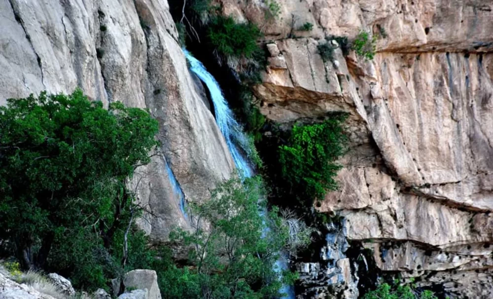 تصاویر آبشار تنگ زندان