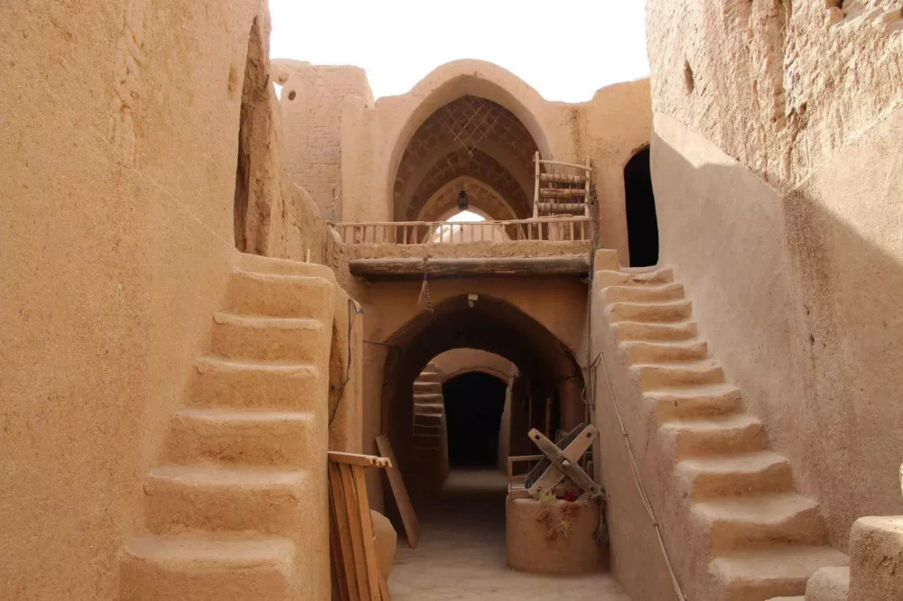 روستا و قلعه سریزد