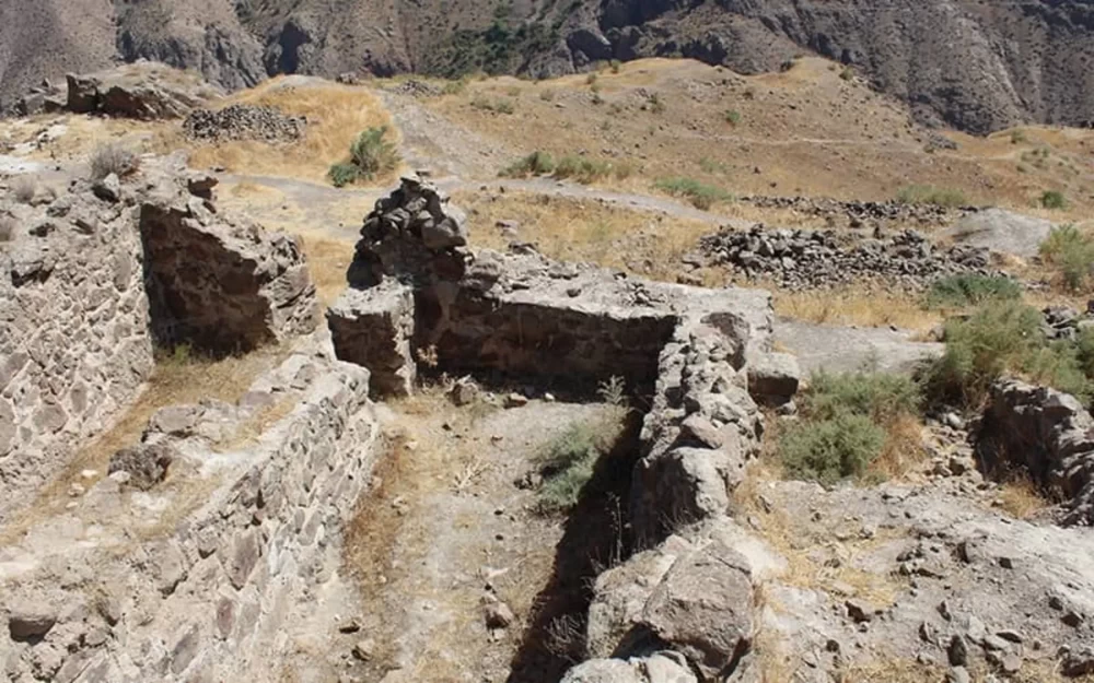 قلعه لمبسر کجاست ؟