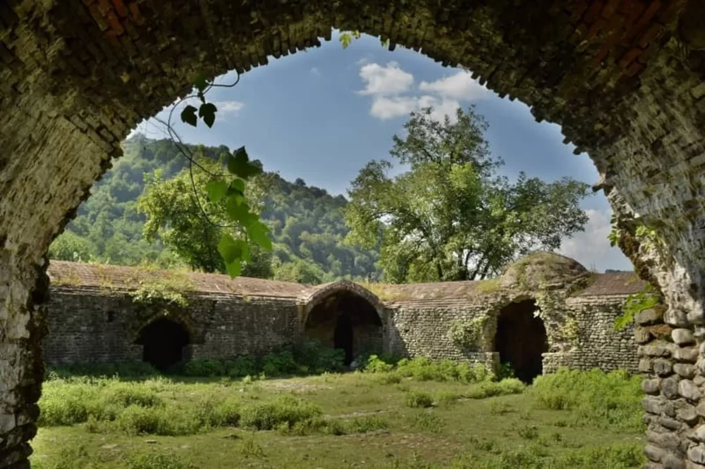 کاروانسرای تی تی کجاست ؟