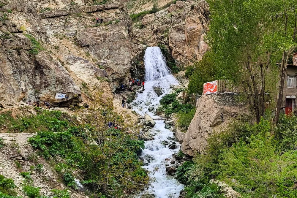 تصاویر آبشار زیبای شکرآب