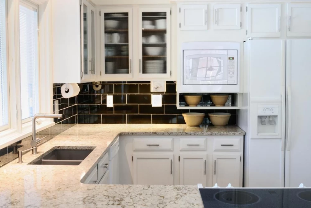 تمیز کردن سنگ کابینت کورین 