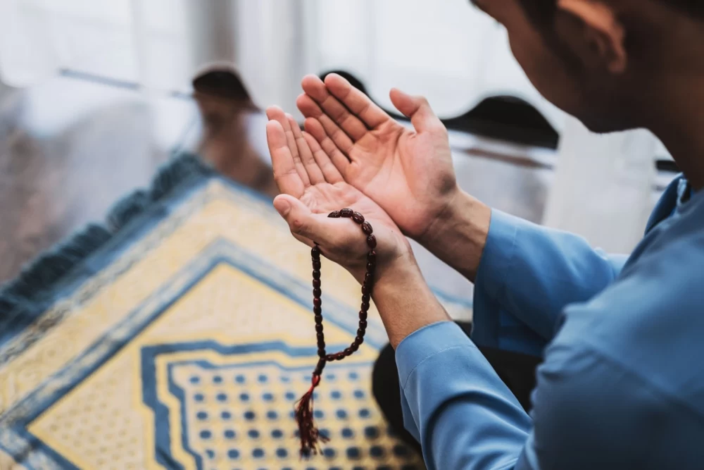 رسیدن به حاجت با دعا و زیارت حضرت ابوالفضل 