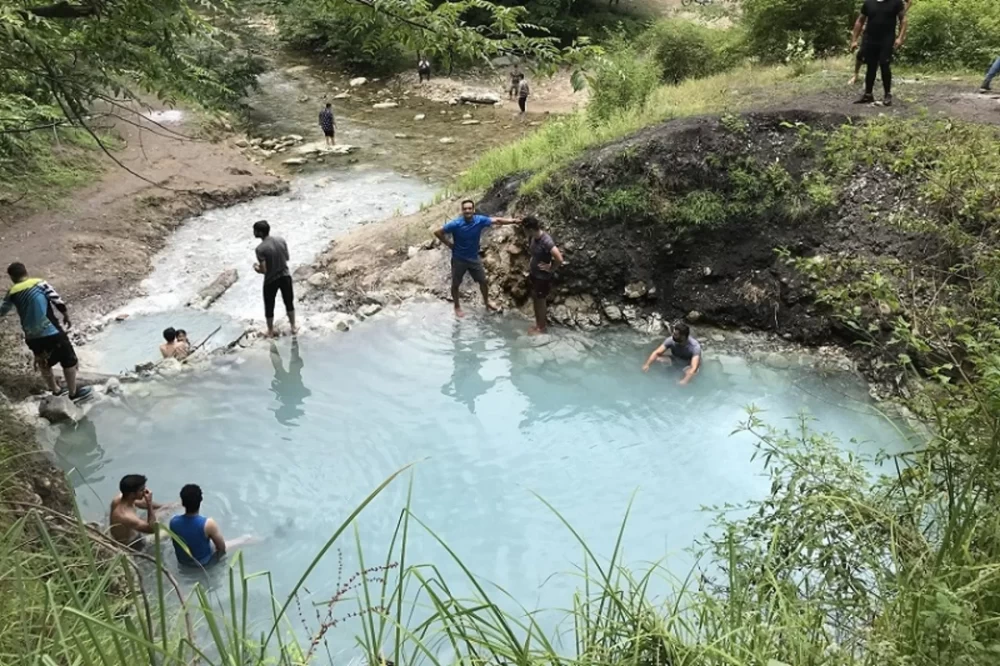 چشمه آبگرم بلیران