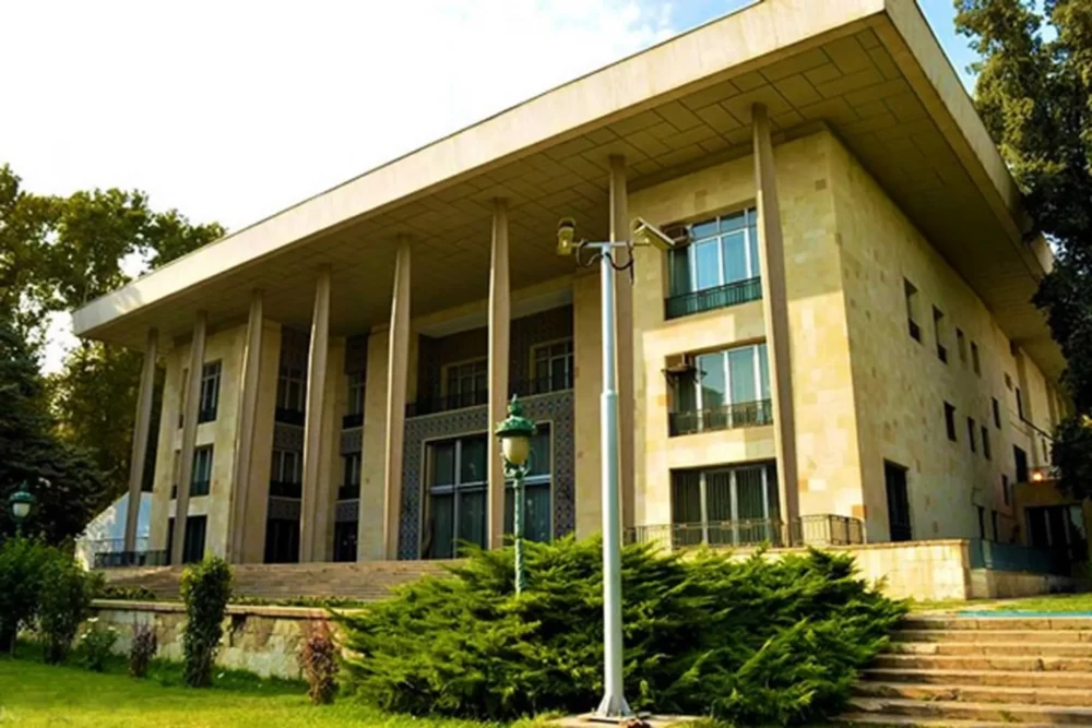  دیدنی اطراف کلبه خزندگان دار آباد