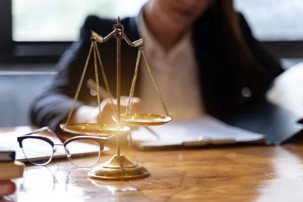 تفاوت وکیل تسخیری و معاضدتی