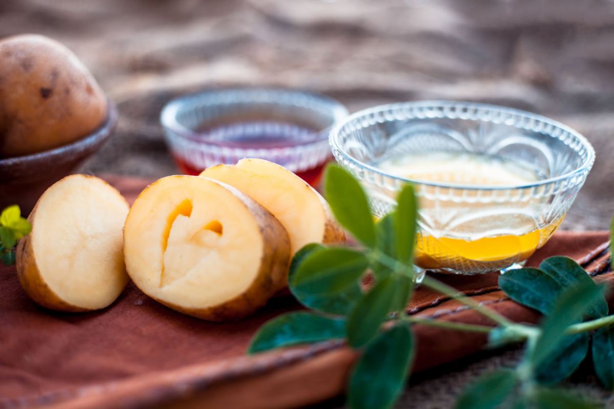 ماسک سیب زمینی و عسل