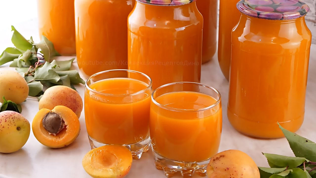 طرز تهیه آب زردآلو بدون نیاز به آبمبوه گیری / تا ماه ها آب میوه ...