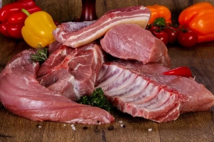 نحوه تشخیص گوشت قرمز تازه از گوشت مانده / دیگه گوشت کهنه نخرید !