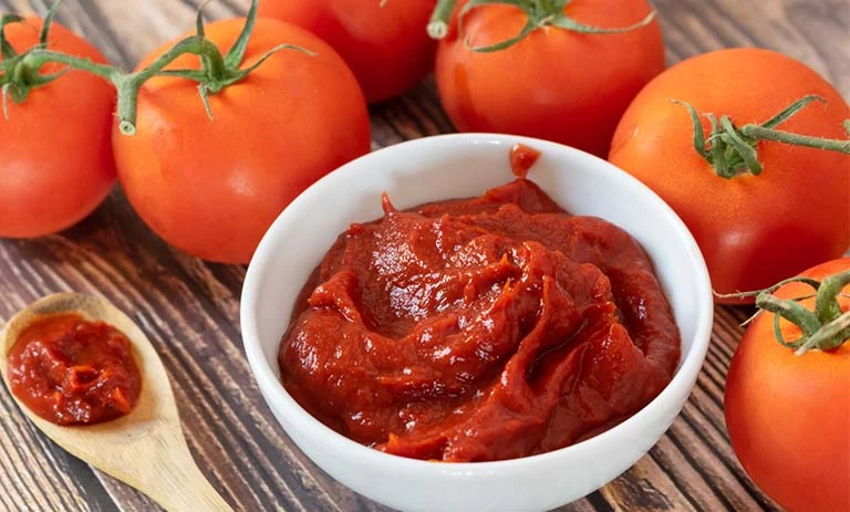 برای قرمزتر شدن رنگ رب گوجه در غذا چه کار کنیم ؟