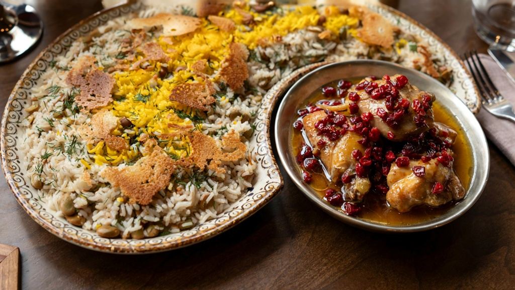 طرز تهیه باقالی پلو با مرغ رستورانی؛ رازهای خوش عطری و مجلسی شدن