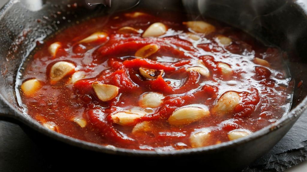 طرز تهیه بال مرغ سوخاری با جوش شیرین و سرکه سیب