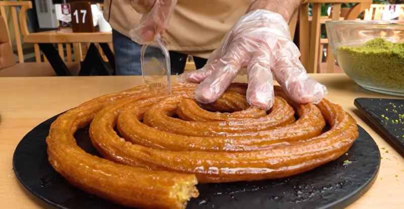 طرز تهیه بامیه ترکی ترد و خوشمزه با شهد سریع
