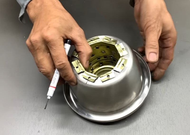 نحوه ساخت اجاق پیکنیک با قوطی حلبی رب گوجه