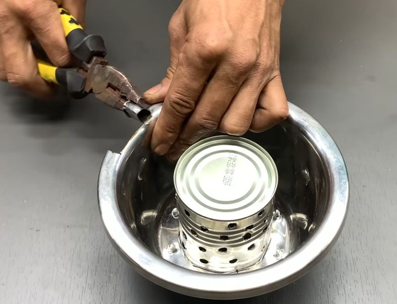 نحوه ساخت اجاق پیکنیک با قوطی حلبی رب گوجه
