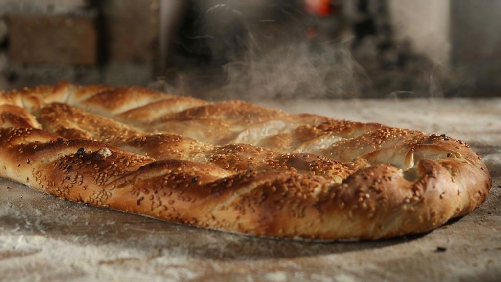 طرز تهیه نان بربری بازاری نرم و پوک با بخار آب
