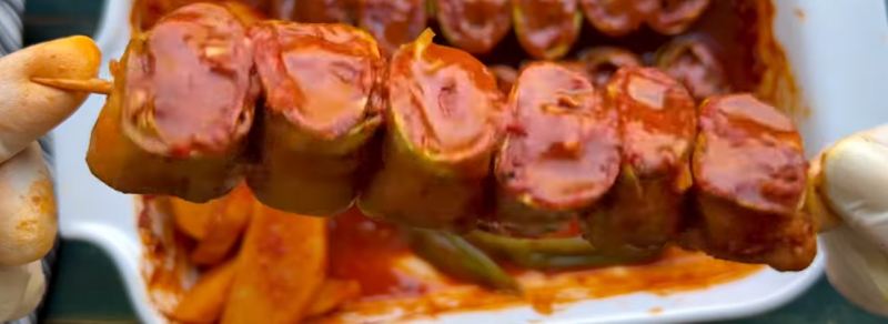 طرز تهیه رول کدو سبز مجلسی با گوشت چرخ کرده؛ غذایی شیک و خوشمزه برای مهمانی