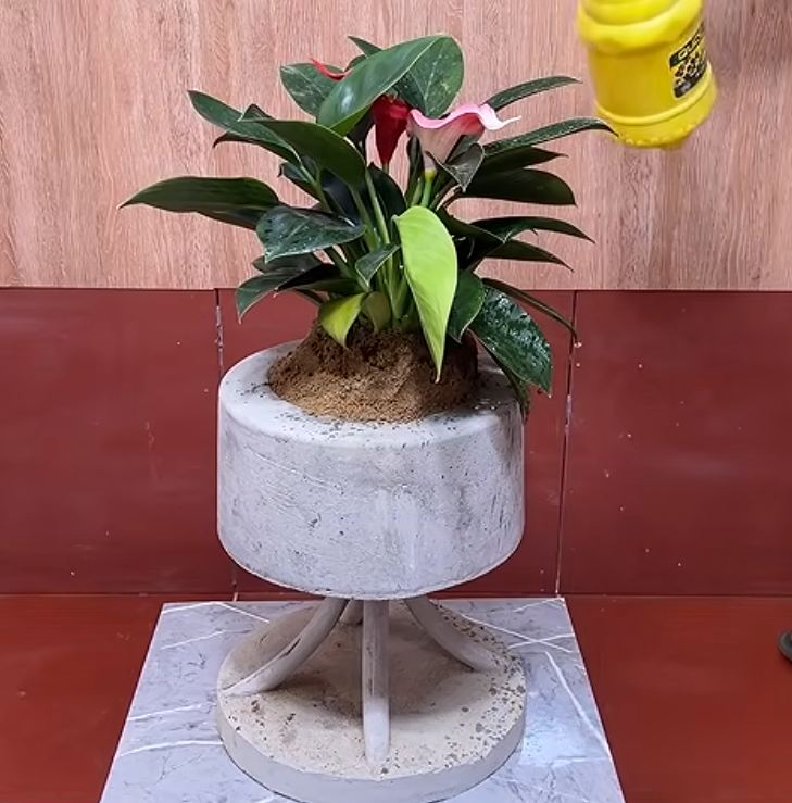 ایده ساخت دکوری شیک با شلنگ و سیمان