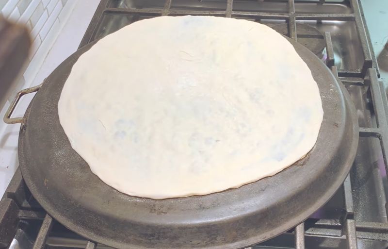 طرز تهیه نان عراقی حباب دار بدون نیاز به تنور در خانه