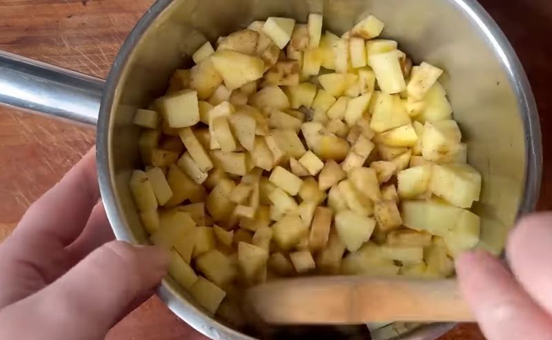 طرز تهیه کره سیب رژیمی بدون شکر و بدون کره