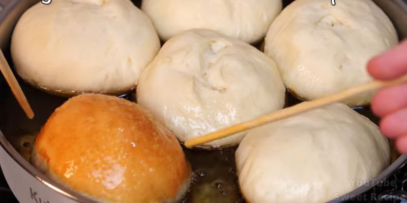 طرز تهیه پیراشکی کرم دار خانگی در تابه ؛ راز پیراشکی های پنبه ای و پرفروش