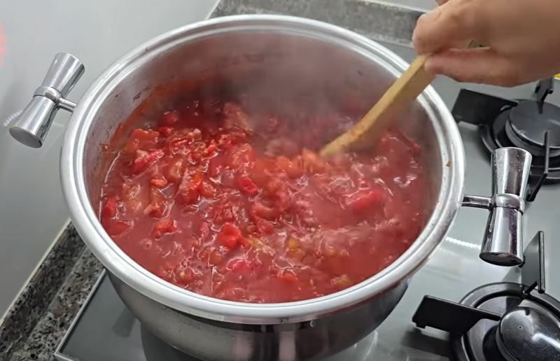 روش جدید تهیه رب گوجه زمستانی بدون جوشاندن طولانی؛ نگهداری آسان در فریزر