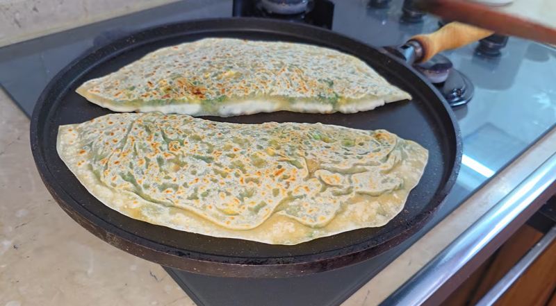 طرز تهیه گوزلمه اسفناج؛ نان شکم پر ترکی فوق العاده خوشمزه