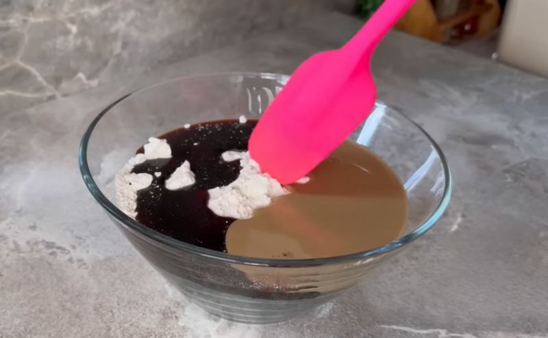 طرز تهیه نان پوک و لایه ای با ارده و شیره انگور برای صبحانه و عصرانه