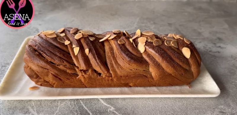 طرز تهیه نان پوک و لایه ای با ارده و شیره انگور برای صبحانه و عصرانه