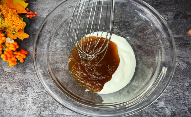 طرز تهیه کیک خانگی با ماست یونانی فقط در ۵ دقیقه