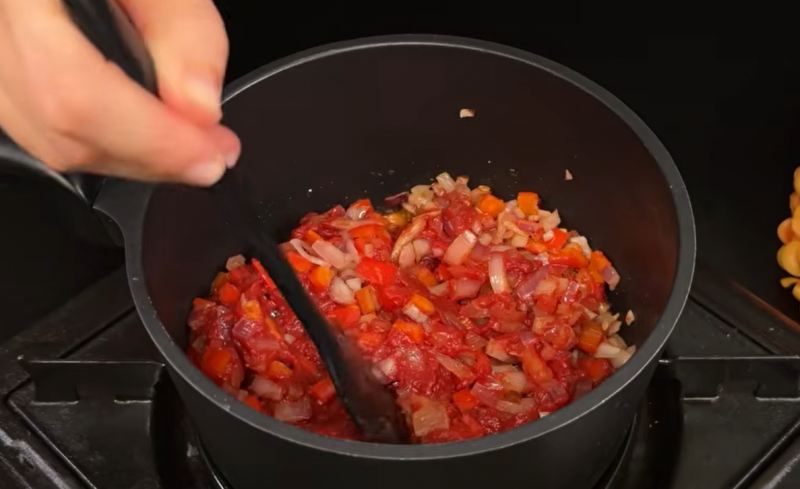 طرز تهیه ۵۰ عدد کباب کوبیده با ۴۰۰ گرم گوشت چرخکرده بدون نیاز به زغال و منقل