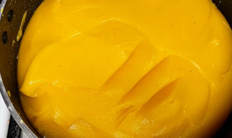 طرز تهیه حلوای آرد برنج شیرازی مجلسی و کشدار با عطر زعفران و گلاب