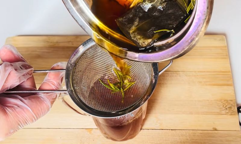 ساخت رنگ موی طبیعی در خانه با پوست انار و چای سیاه