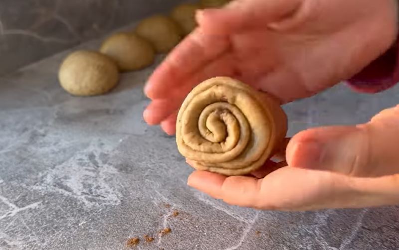طرز تهیه نان سیب و دارچین به روش آسان و خوشمزه