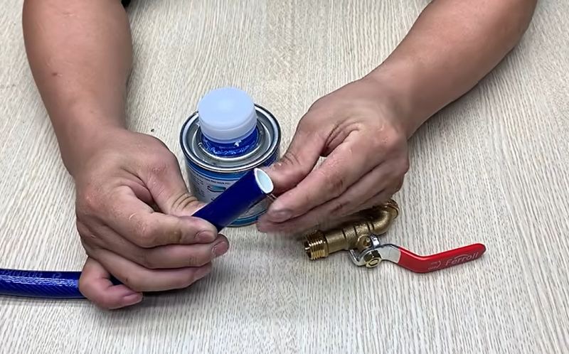 ترفند ساده اتصال شیر قطع و وصل آب به شلنگ در خانه