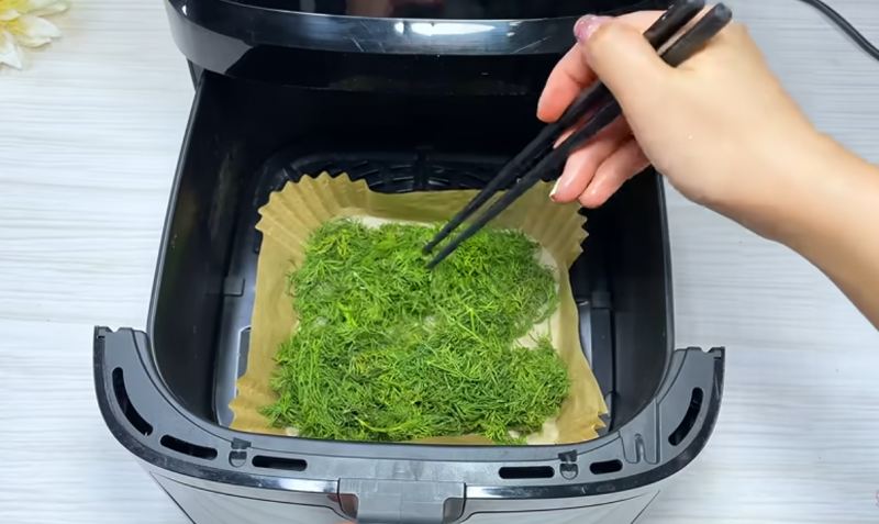 دیگه شوید خشک نکن / روش سریع استفاده از شوید بدون خشک کردن
