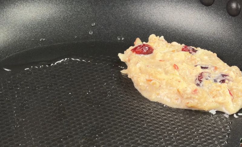 طرز تهیه صبحانه رستورانی با سیب و جودوسر