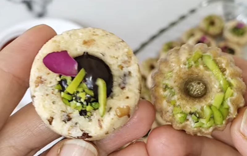 طرز تهیه شیرینی ۱۰ دقیقه ای بدون نیاز به آرد و شکر