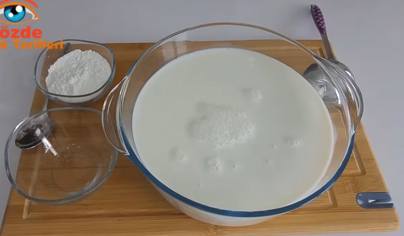 طرز تهیه ماست چکیده بازاری بدون آب انداختن