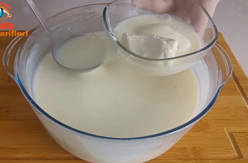 طرز تهیه ماست چکیده بازاری بدون آب انداختن