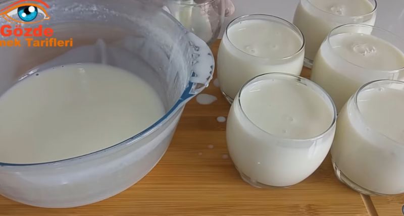 طرز تهیه ماست چکیده بازاری بدون آب انداختن