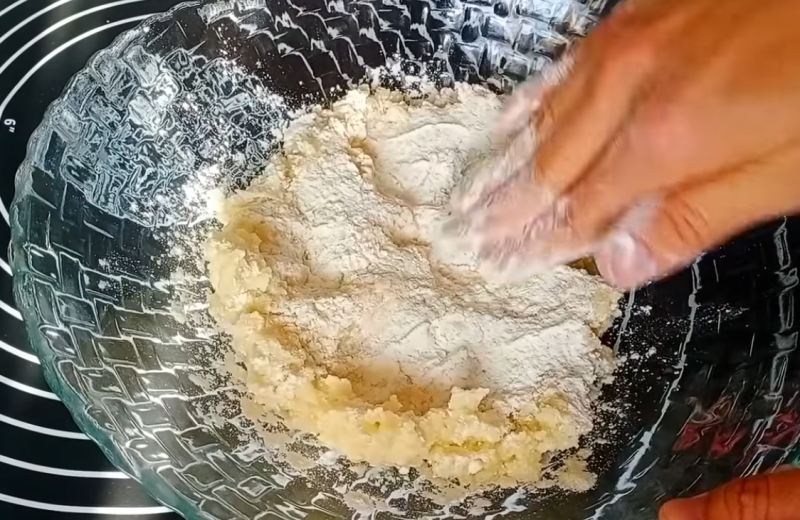 طرز تهیه ۳۰ عدد نان لواش با آرد و آب در تابه بدون نیاز به خمیر مایه