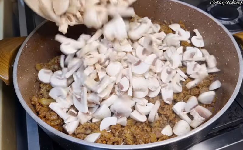 طرز تهیه قارچ پلو مجلسی خوشمزه و رستورانی