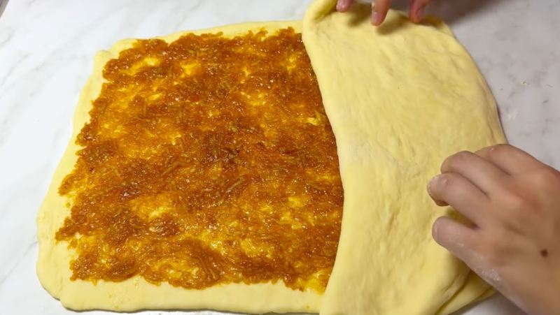 روش درست کردن صبحانه فوری و لذیذ با سیب رنده شده و آرد