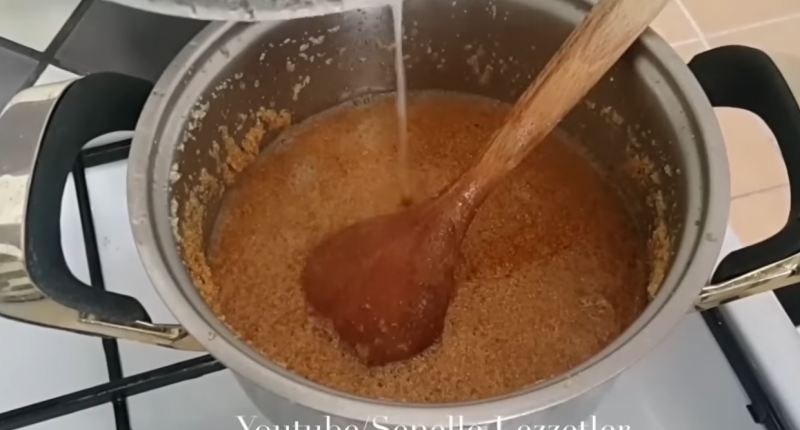 طرز تهیه حلوای ایرمیک فوری؛ دسری خوشمزه بدون جوشاندن شهد