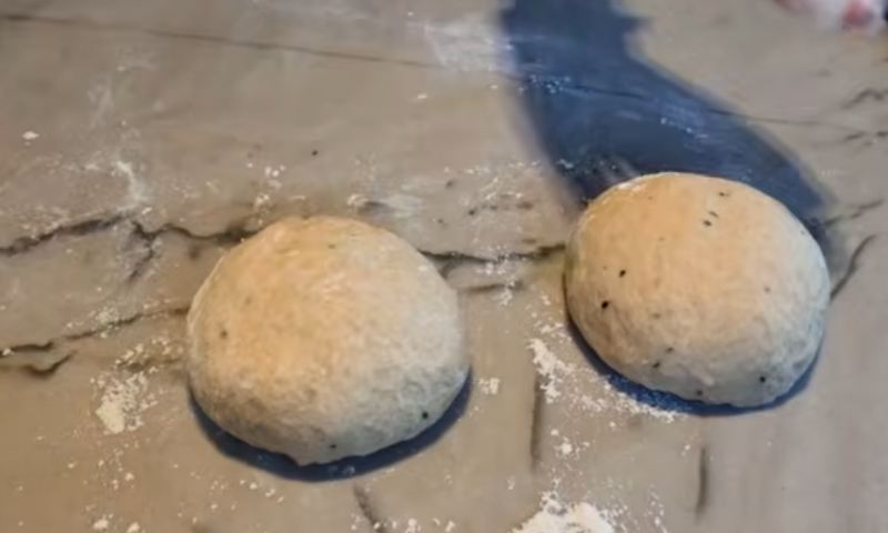 طرز تهیه نان کماج سنتی به روش سریع در خانه