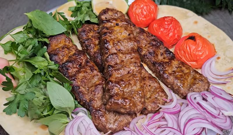 طرز تهیه کباب کوبیده چرب و آبدار بدون زغال و منقل