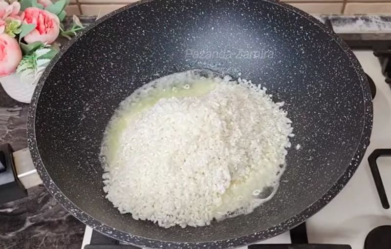 طرز تهیه چلو گوشت رستورانی با کته قالبی کاملاً پنبه ای و نرم
