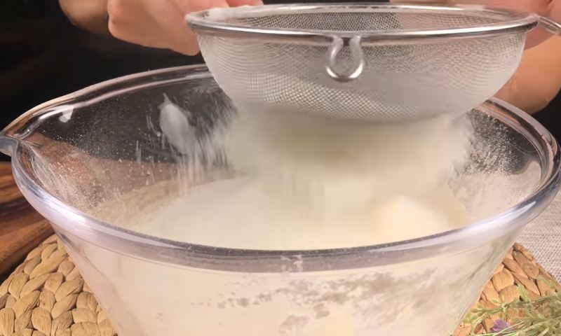 طرز تهیه نان پیده ترکیه ای با ۳ سیب زمینی و ۱ تخم مرغ