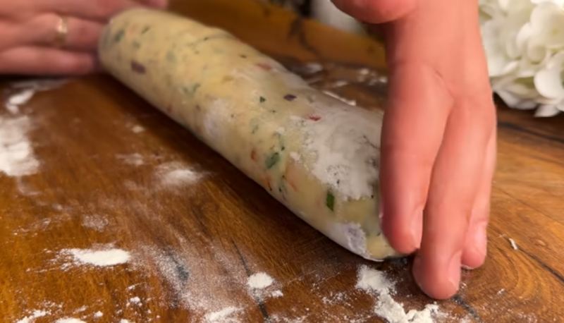 طرز تهیه کوکو اقتصادی با ۵ تا سیب زمینی و ۲ تا تخم مرغ